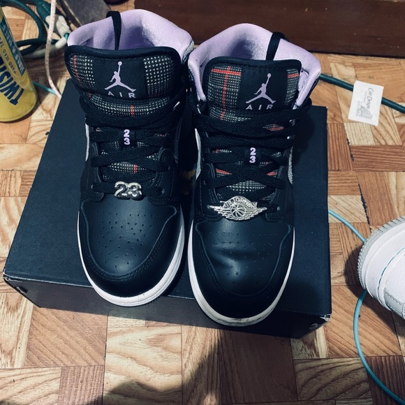 Brand new worn only once - Picture 3 of 3